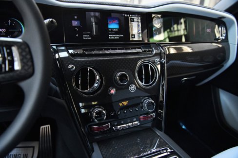 New 2025 Rolls-Royce Cullinan Black Badge image 18