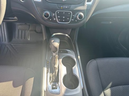 Used 2022 Chevrolet Malibu LT image 17
