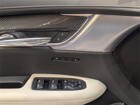Used 2024 Cadillac XT6 Sport w/ Technology Package image 27