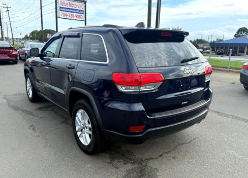 Used 2017 Jeep Grand Cherokee Laredo w/ Quick Order Package 2BE image 4
