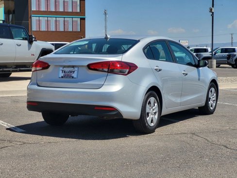 Used 2017 Kia Forte LX image 7