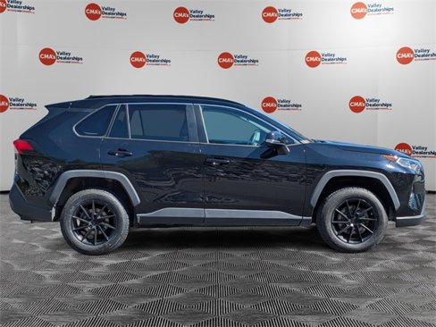 Used 2019 Toyota RAV4 XLE image 4