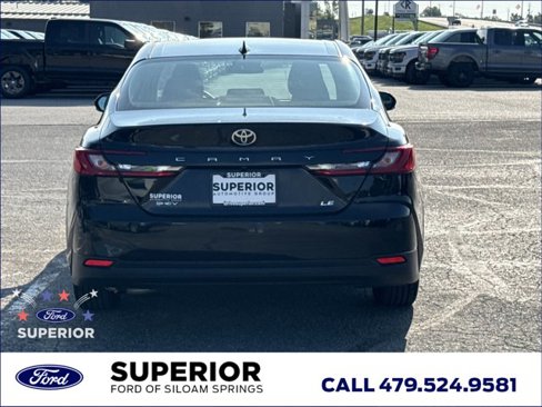 Used 2025 Toyota Camry LE image 5