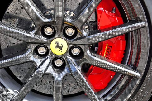 Used 2023 Ferrari SF90 Spider image 21