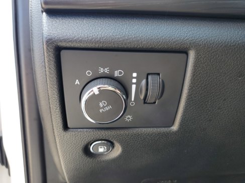 Used 2022 Jeep Grand Cherokee Laredo X image 11