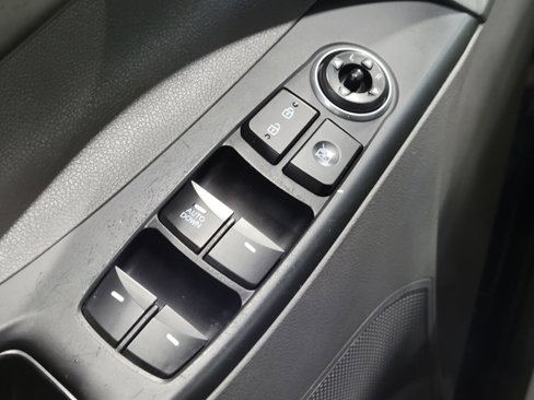 Used 2016 Hyundai Elantra SE image 27
