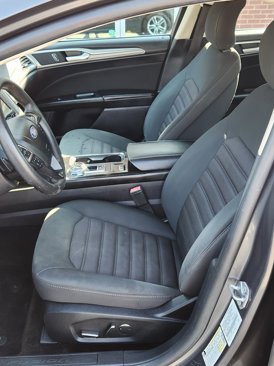 Used 2018 Ford Fusion SE w/ Fusion SE Technology Package image 14