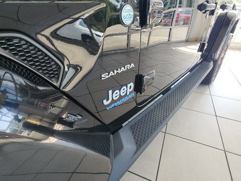 Certified 2021 Jeep Wrangler Unlimited Sahara w/ Cold Weather Group image 17