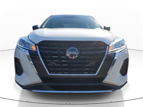 Used 2024 Nissan Kicks S image 2