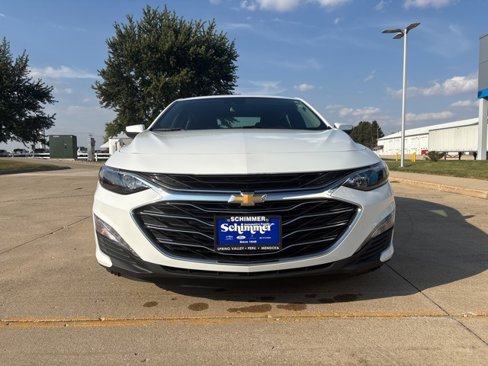 Used 2024 Chevrolet Malibu LT image 3