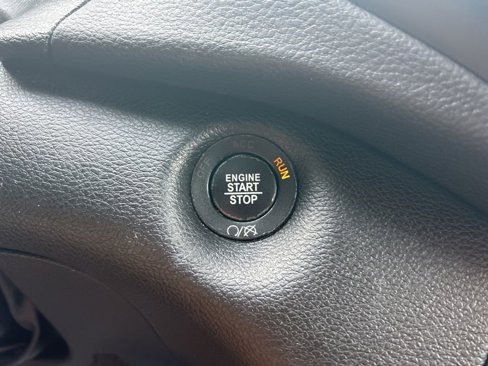Used 2019 Jeep Cherokee Limited image 15