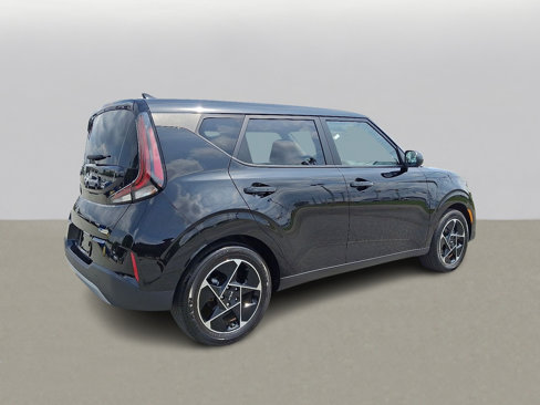 Used 2023 Kia Soul EX image 11