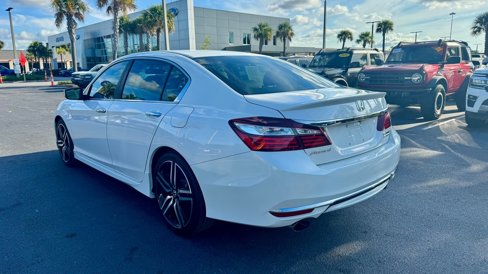 Used 2017 Honda Accord Sport Special Edition image 9