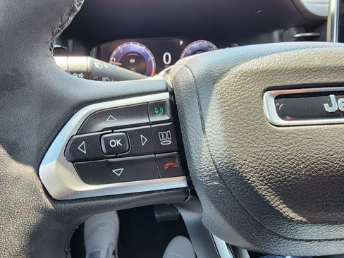 Used 2024 Jeep Compass Limited w/ High Altitude Package image 38