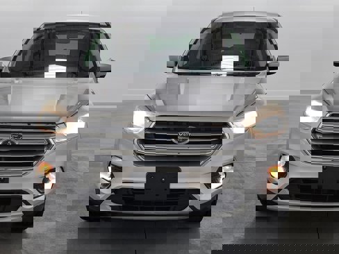 Used 2017 Ford Escape SE image 3