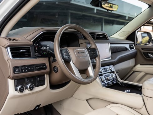 Used 2022 GMC Yukon Denali w/ Denali Premium Package image 23