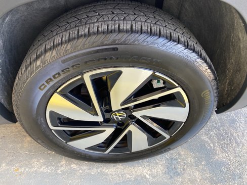 Used 2024 Volkswagen Atlas SE image 16