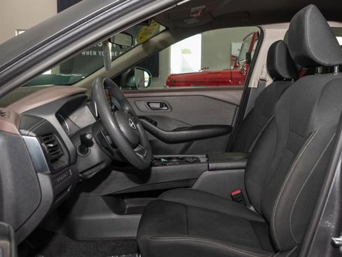 Used 2023 Nissan Rogue S image 7