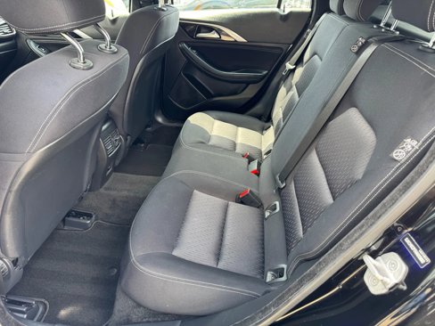 Used 2017 INFINITI QX30 image 16