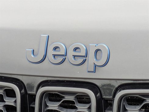 Used 2018 Jeep Grand Cherokee Laredo image 9