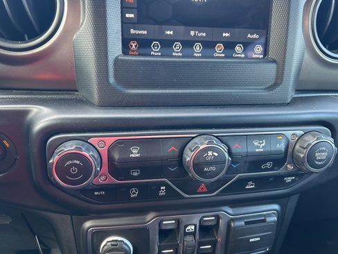 Used 2022 Jeep Gladiator Sport image 27