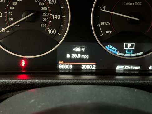 Used 2018 BMW 330e w/ Convenience Package image 26