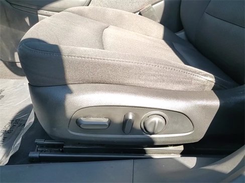 Used 2016 Chevrolet Malibu LT image 15