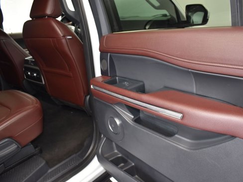Used 2023 Ford Expedition Limited image 21