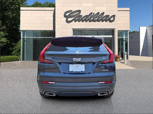 Used 2022 Cadillac XT4 Luxury w/ Cold Weather Package image 6