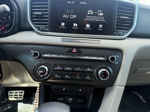 Used 2020 Kia Sportage S image 20