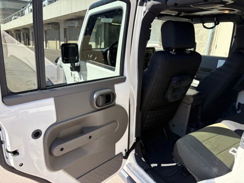 Used 2009 Jeep Wrangler Unlimited Rubicon image 20
