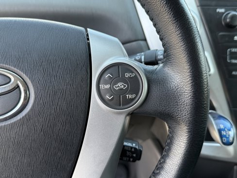 Used 2013 Toyota Prius V Five image 25