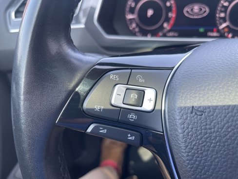 Certified 2019 Volkswagen Tiguan SEL w/ 3rd Row Seat Package image 28