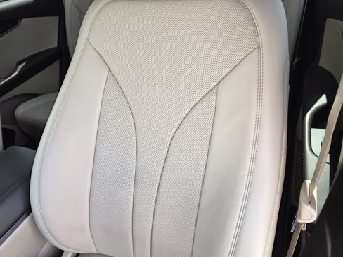 Used 2019 Lincoln Nautilus Reserve image 13