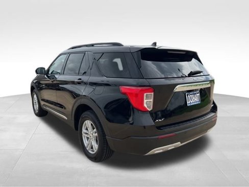 Used 2024 Ford Explorer XLT w/ Equipment Group 202A image 5