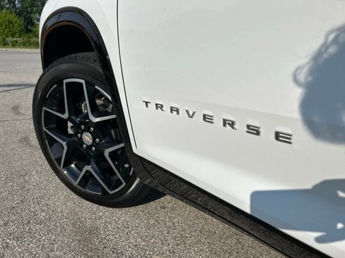 Used 2024 Chevrolet Traverse RS image 52