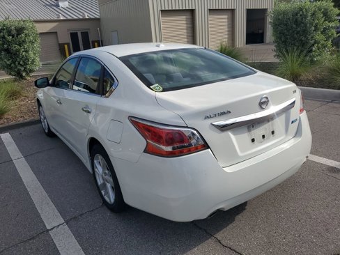 Used 2014 Nissan Altima 2.5 SV w/ Convenience Package image 5