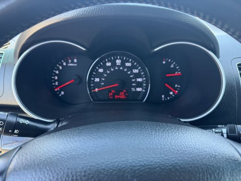 Used 2015 Kia Sorento LX image 10