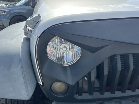 Used 2012 Jeep Wrangler Sport w/ Connectivity Group image 10