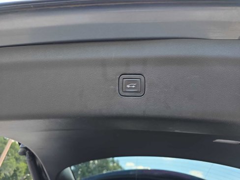 Used 2019 Buick Enclave Essence image 29