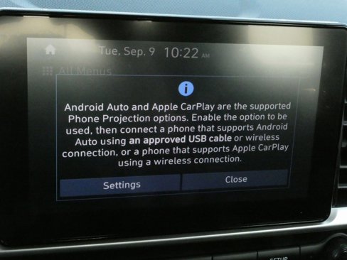 Used 2024 Hyundai Venue SEL image 34