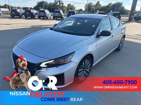 Used 2024 Nissan Altima 2.5 SV image 1
