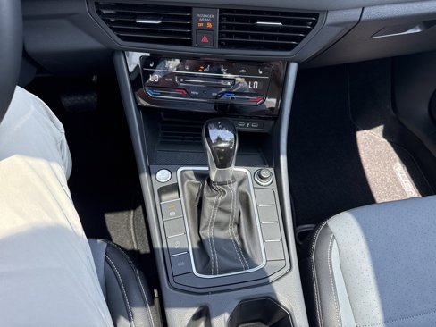 Used 2025 Volkswagen Jetta SE image 20