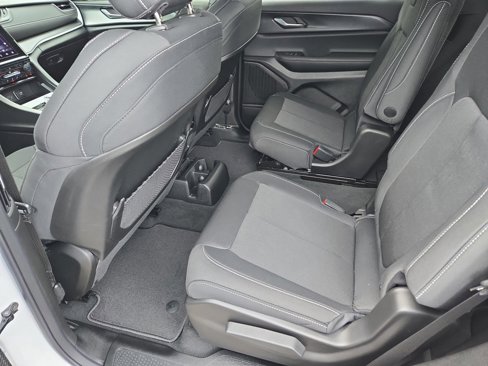 New 2025 Jeep Grand Cherokee L Laredo w/ Luxury Tech Group I image 27