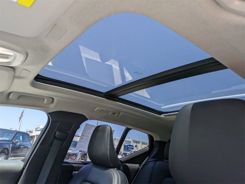 Certified 2023 Volvo XC40 B5 Plus image 20