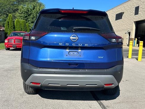 Used 2023 Nissan Rogue SV image 5