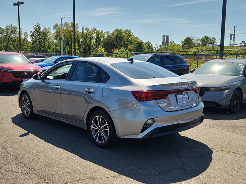 Used 2023 Kia Forte LXS w/ LXS Technology Package image 4