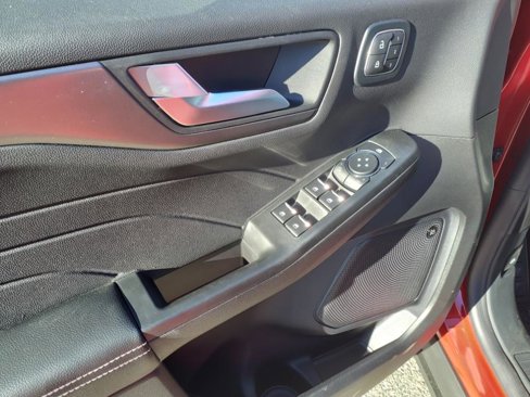 New 2025 Ford Escape Active w/ Active Premium Tech Pack image 10