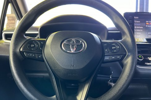Used 2022 Toyota Corolla LE image 22