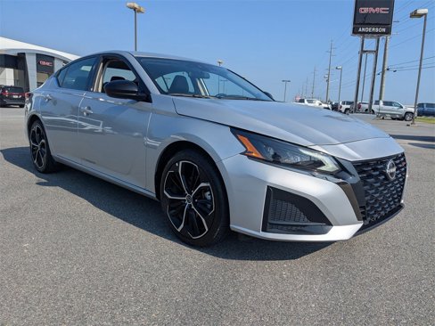 Used 2024 Nissan Altima 2.5 SR image 2